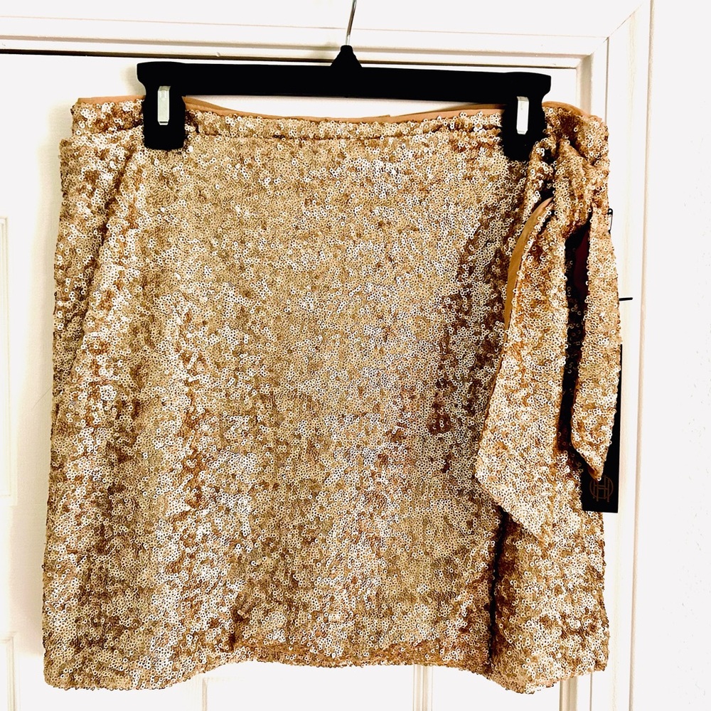 NWT House of Harlow 1960 Gold Sequin Faux Wrap Mini Skirt Size M/L
